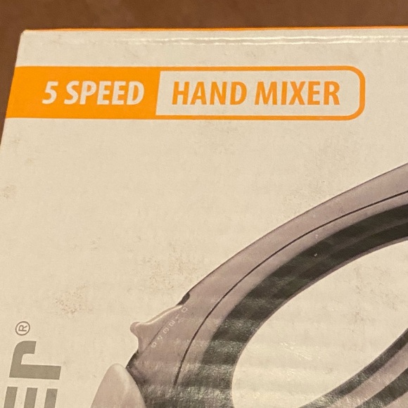 Toastmaster 5-speed Hand Mixer. Brand New in Box. - Picture 3 of 6